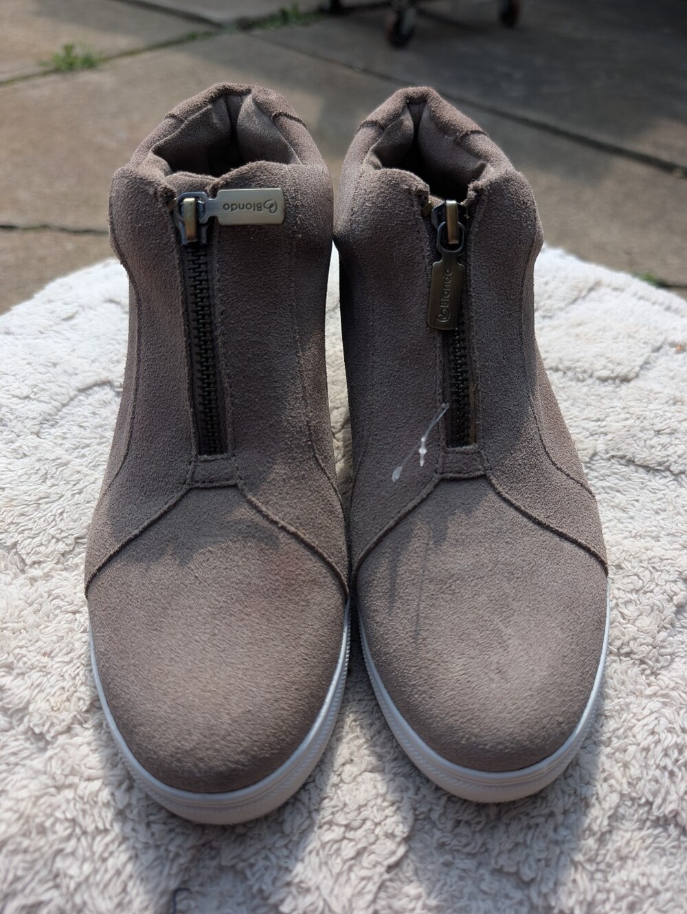 Blondo Glenda waterproof wedge sneakers Size 7.5